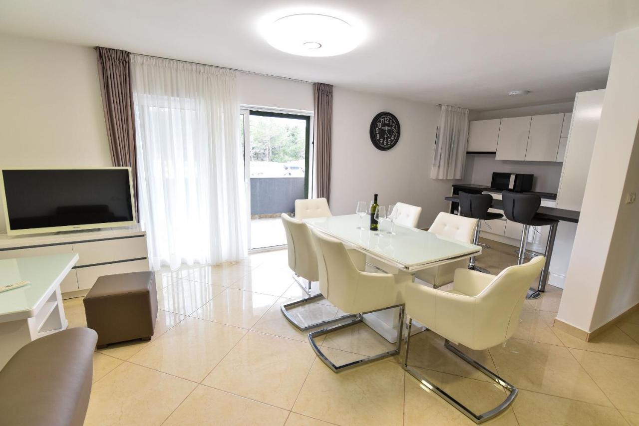 Apartments Sana Vir Dış mekan fotoğraf