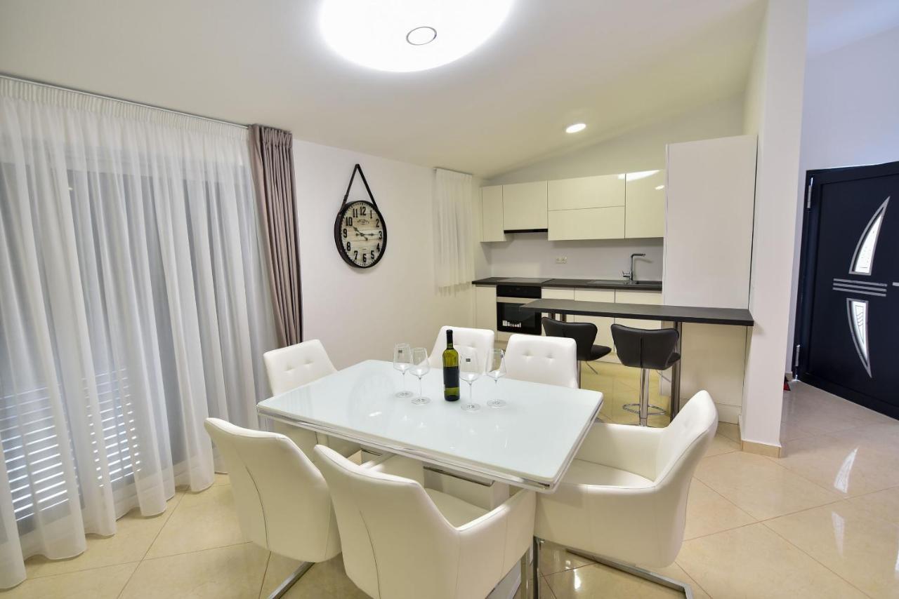Apartments Sana Vir Dış mekan fotoğraf