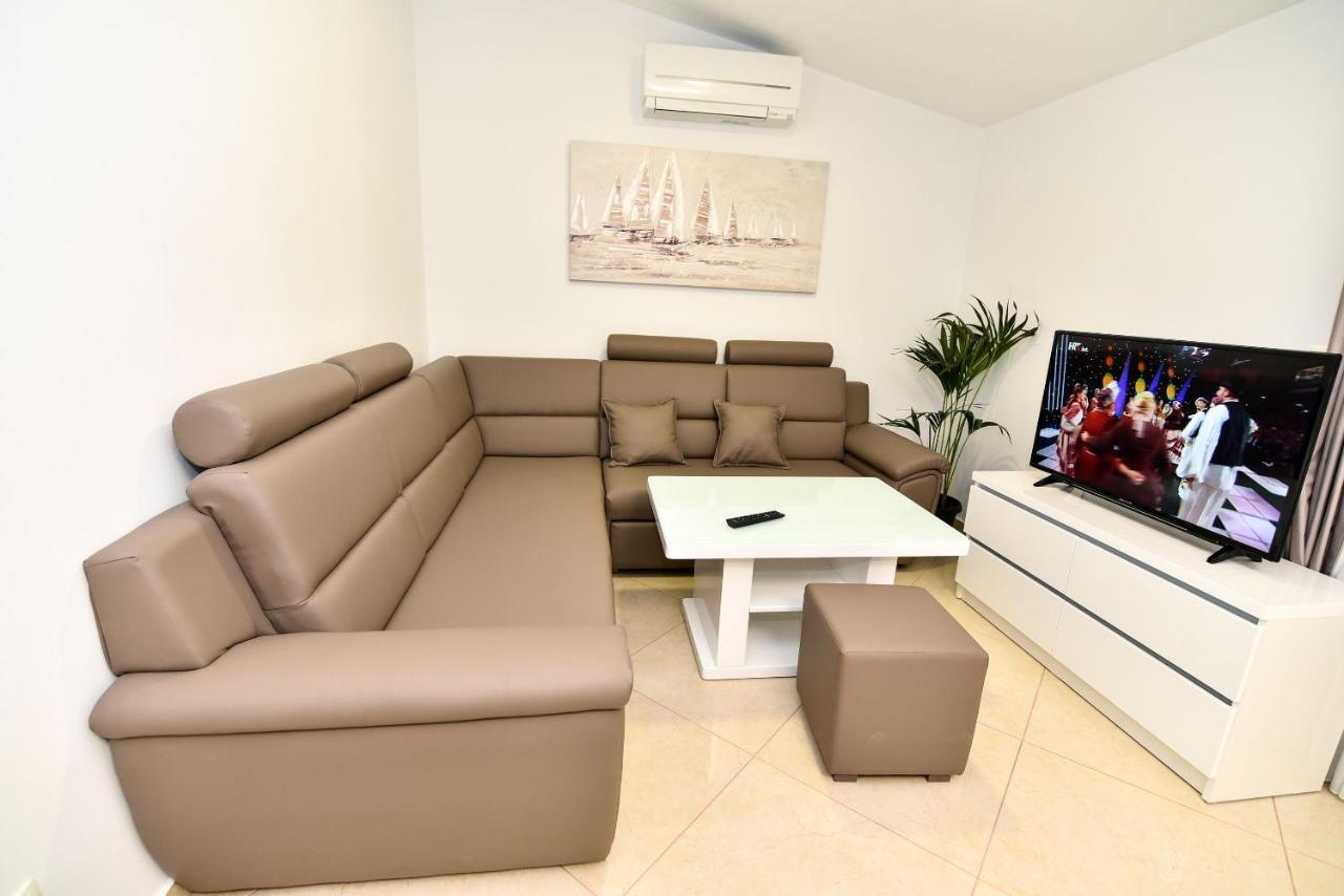 Apartments Sana Vir Dış mekan fotoğraf