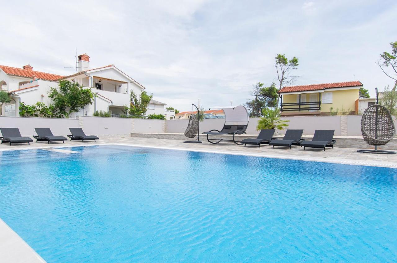 Apartments Sana Vir Dış mekan fotoğraf