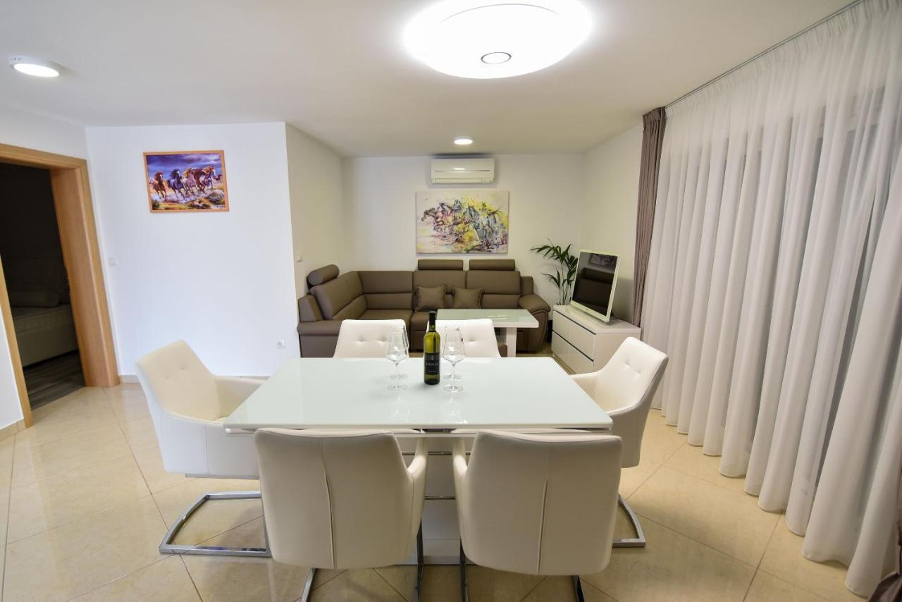 Apartments Sana Vir Dış mekan fotoğraf