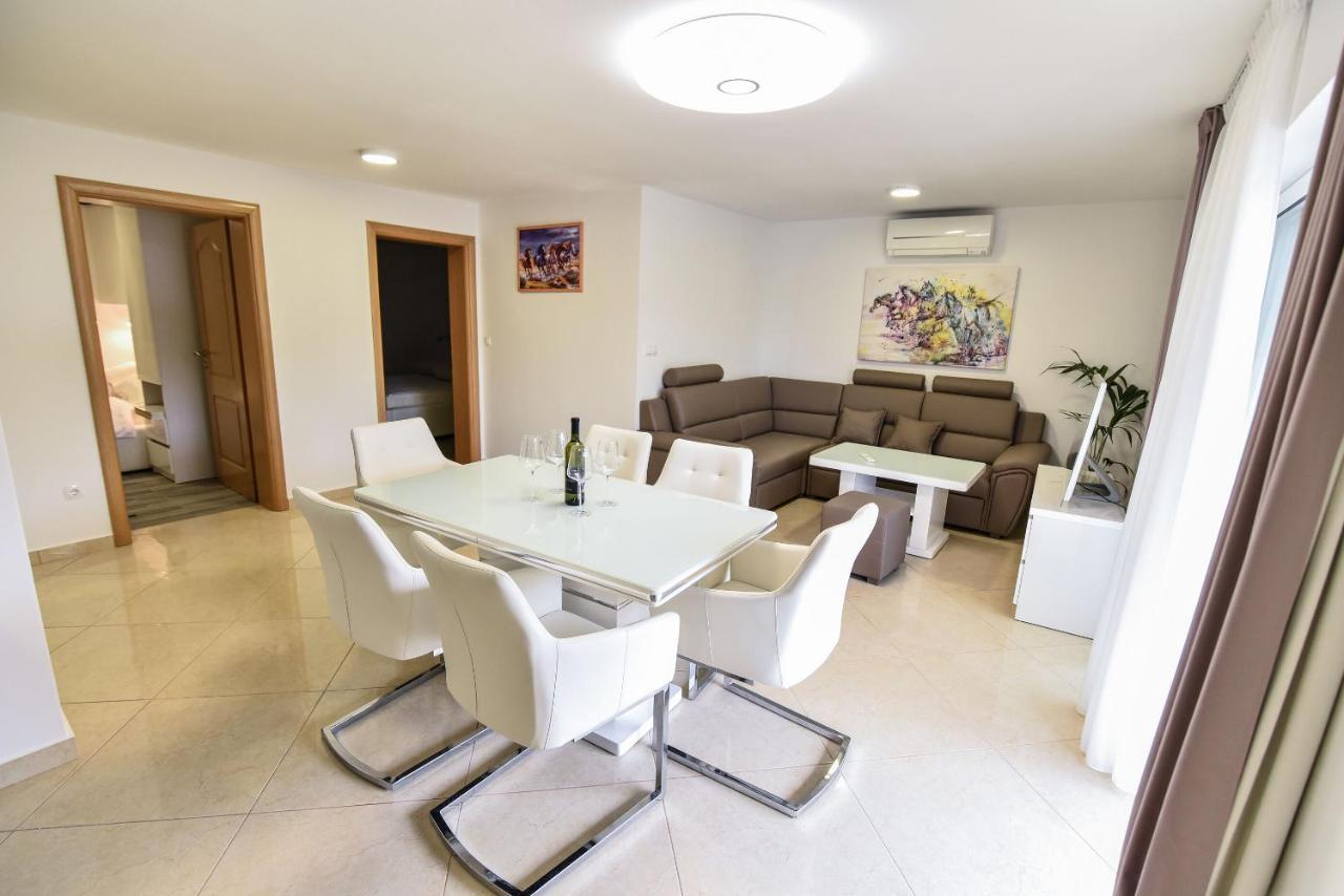 Apartments Sana Vir Dış mekan fotoğraf